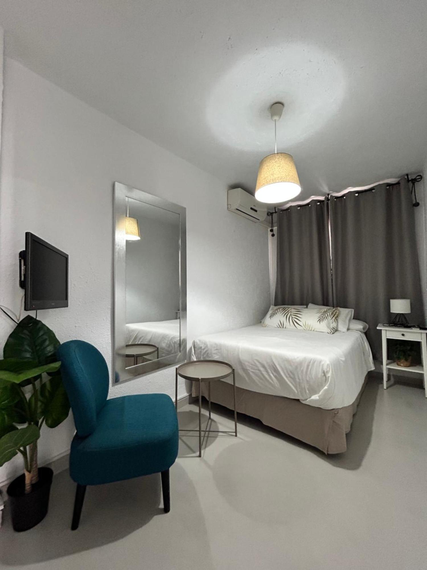 Hostal Berlin Марбелья Экстерьер фото