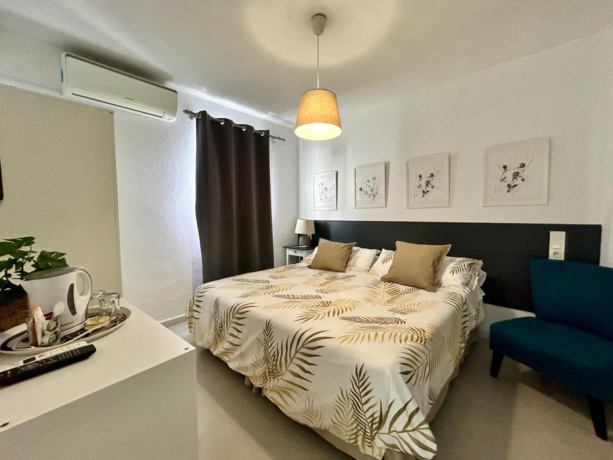 Hostal Berlin Марбелья Экстерьер фото