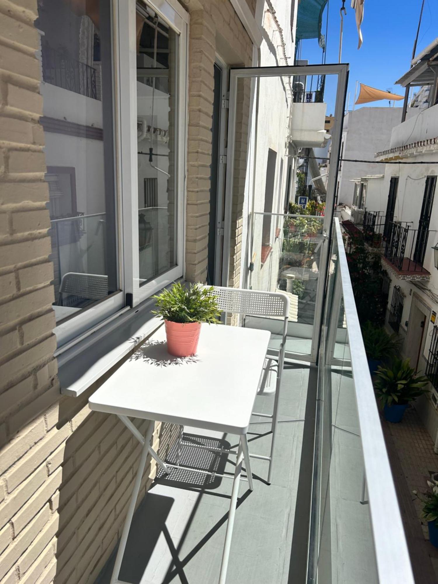 Hostal Berlin Марбелья Экстерьер фото
