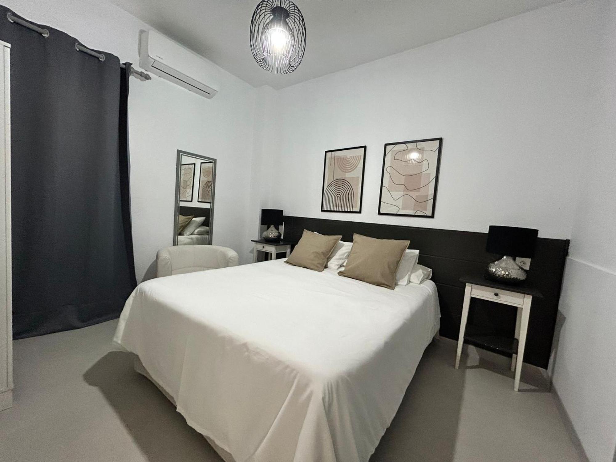 Hostal Berlin Марбелья Экстерьер фото