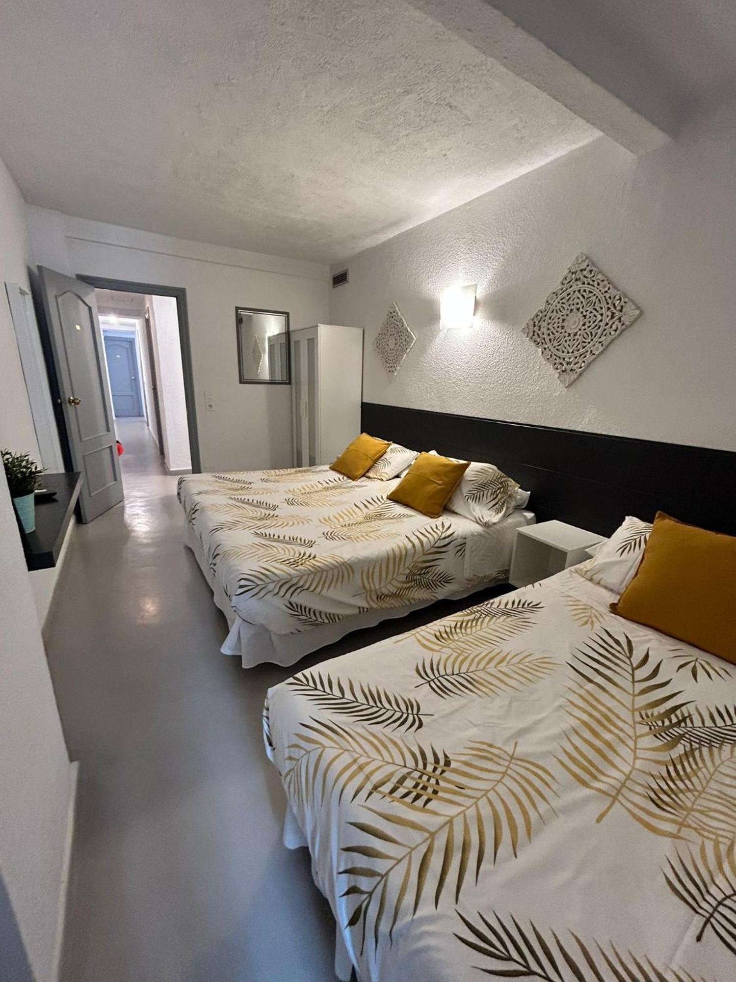 Hostal Berlin Марбелья Экстерьер фото