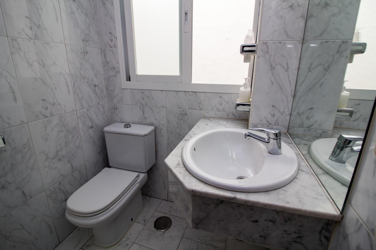 Hostal Berlin Марбелья Экстерьер фото